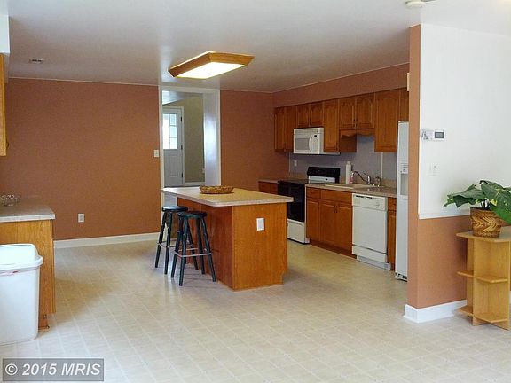 Huge Country kitchen