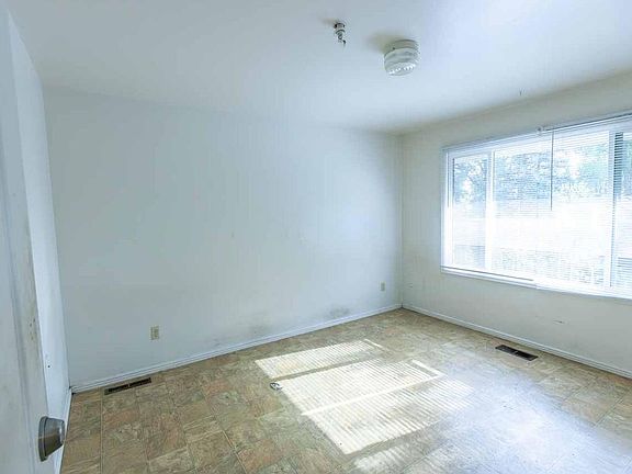 All bedrooms will curated by our designer team to include a queen bed frame, desk, night stand, drawers, and tons of storage options.