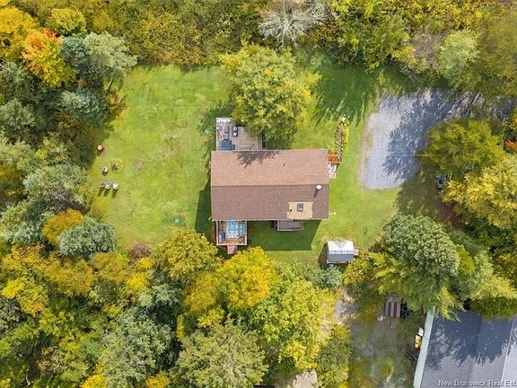 3rd image of 130 Hillcrest Rd