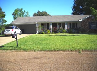 5727 Dover Dr, Horn Lake, MS 38637