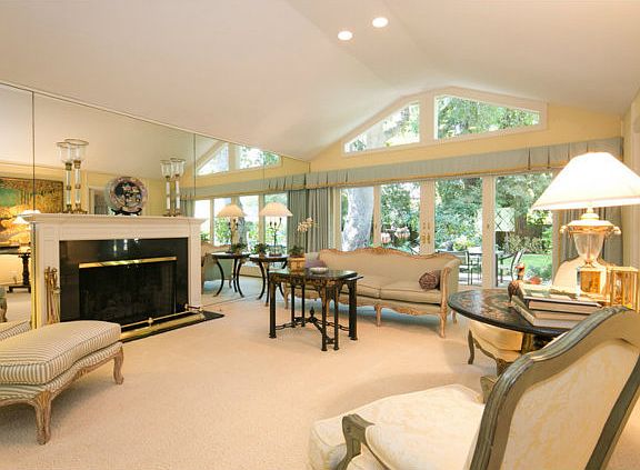 3rd image of 95 Mount Vernon Ln