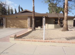 320 W Kerry Ln, Phoenix, AZ 85027