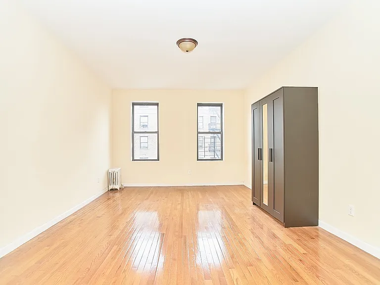 615 W 183rd St #3 — Photo 4