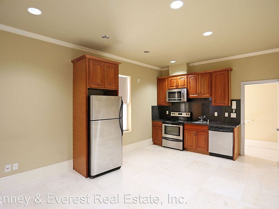 1st image of 736 Washington St #2