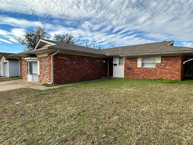 621 Lotus Ave — Photo 4