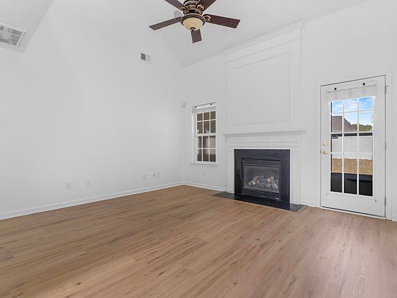 5th image of 245 Loskin Ln