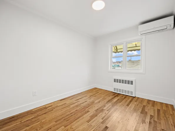 2567 East 29th Street image 13 of 31