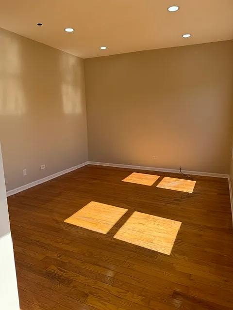 3 bed, 1.5 bath, 1200 sqft, $2,900 — Photo 3