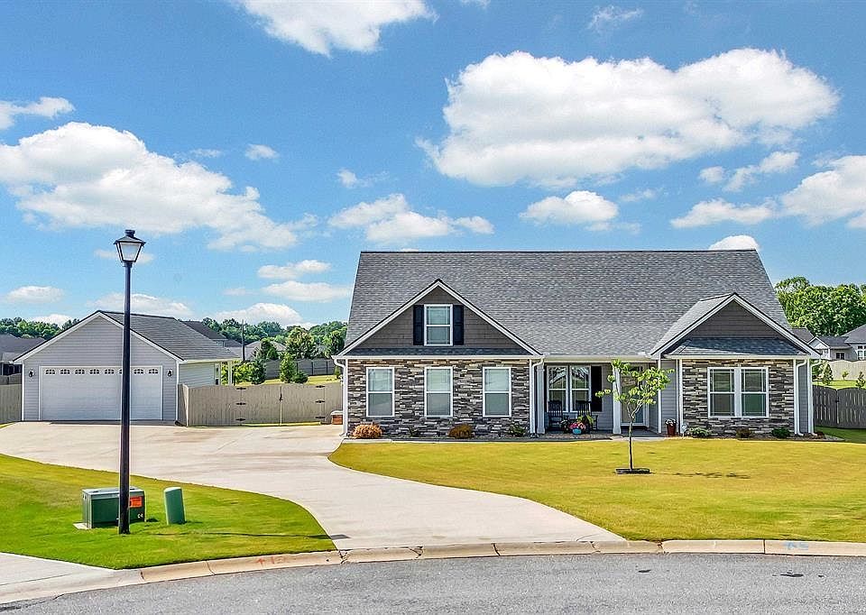 1st image of 464 Kimbrell Oaks Dr