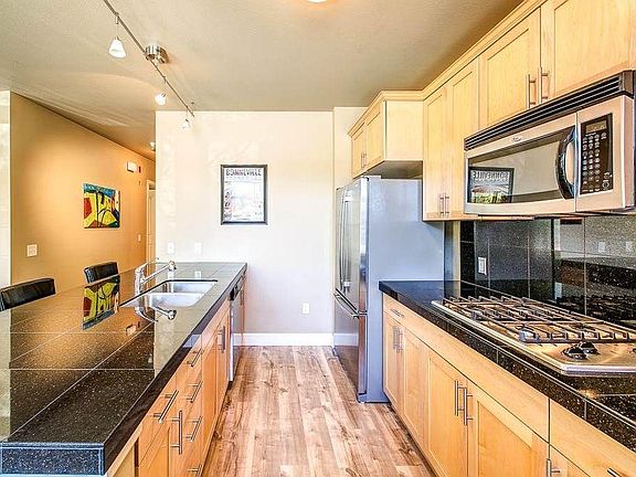 4th image of 406 S 13th St #101