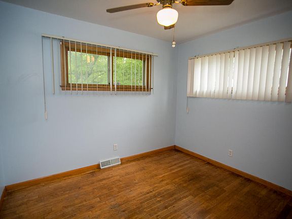 4th image of 1626 Slayton Ave