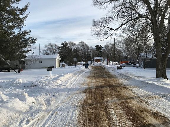 4th image of 4535 Nipigon Dr