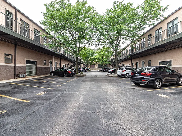 400 N Racine Ave #110B — Photo 14