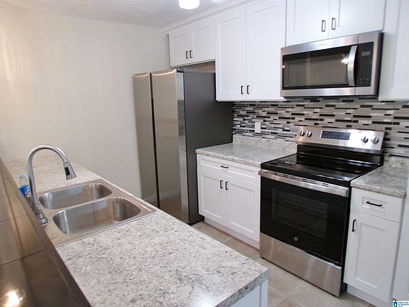 3rd image of 383 Pinehurst Dr