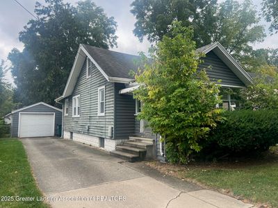 907 Lenore Ave, Lansing, MI, 48910