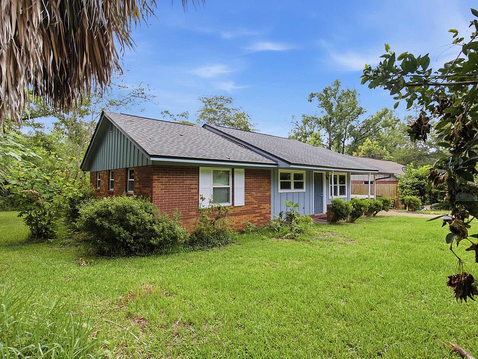 1st image of 2301 Lois Ln