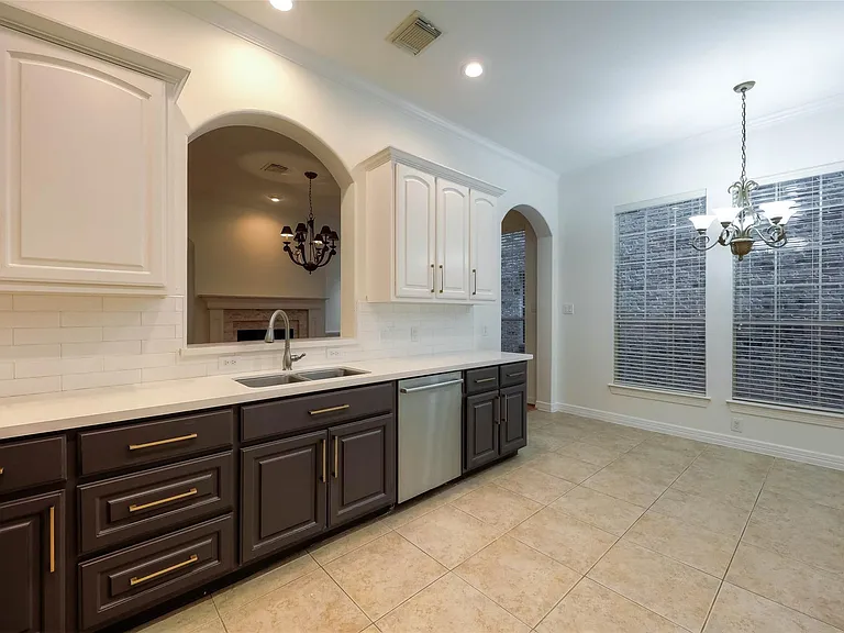 13647 Brookbluff Ln — Photo 25