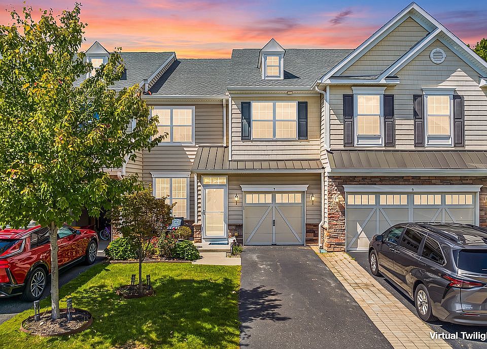1st image of 7 Nelson Dr