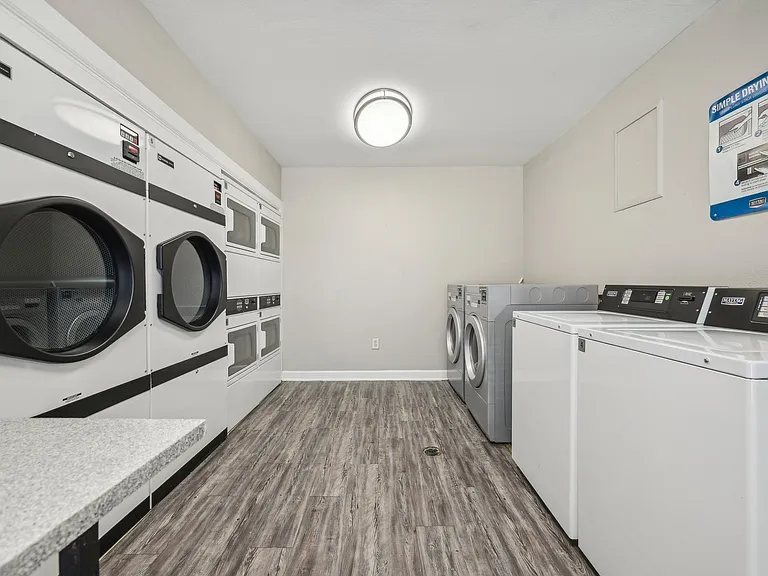 Southpoint Villas — Photo 24