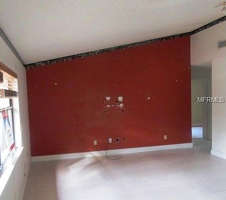 3rd image of 23913 Oak Ave