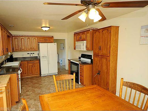 5th image of 220 Kalmar Dr