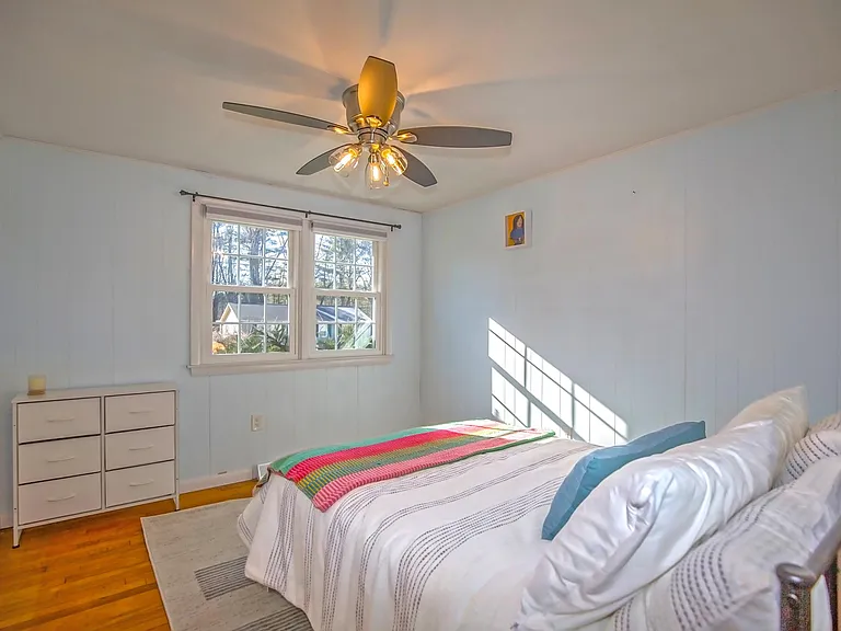 2 of 3 bedrooms with full size mattress.