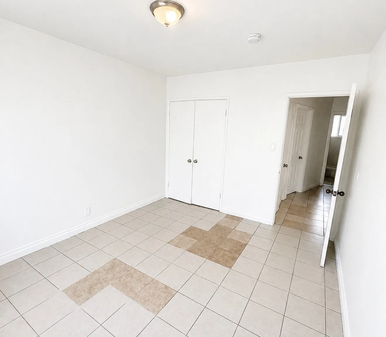 1095 E Nocta St — Photo 4