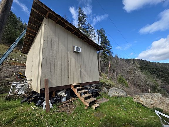 3rd image of 1759 Poker Bar Rd