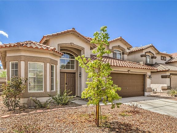 3rd image of 925 Dancing Vines Ave