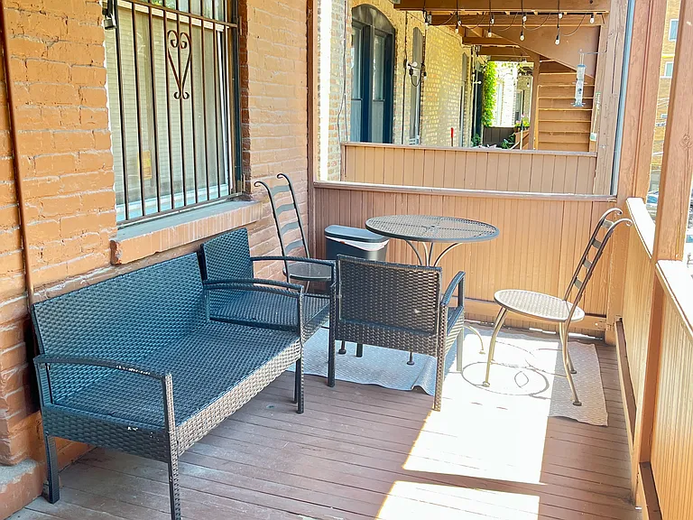 1031 W Dakin St #2 — Photo 15