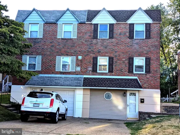 8816 Manchester St, Philadelphia, PA 19152