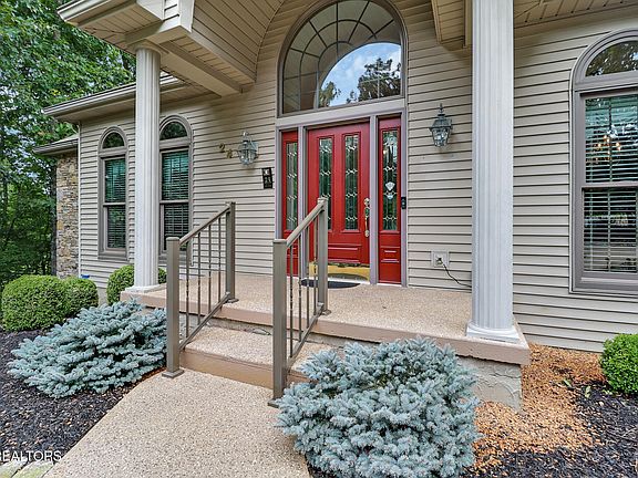 5th image of 24 Rolling Green Ct