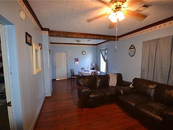 4th image of 1705 W Main St