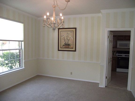 FORMAL DINING