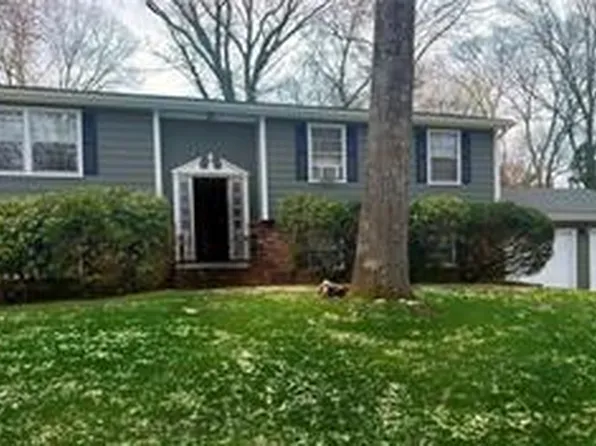 140 Westwood Dr, East Greenwich, RI 02818