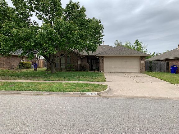 2nd image of 1305 Newbury Dr