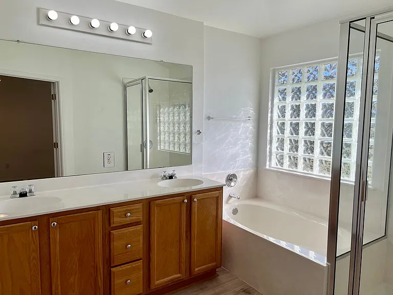 10605 Royal Tara Cv — Photo 9