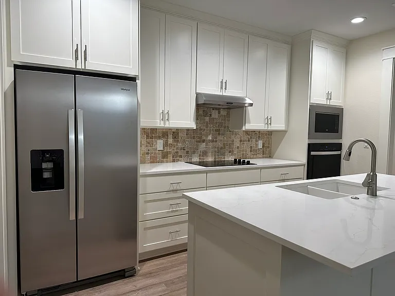 1210 N Glass St — Photo 3