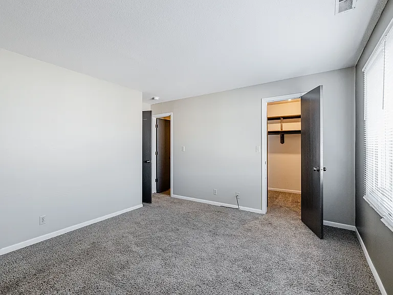 1110 F St #6 — Photo 11