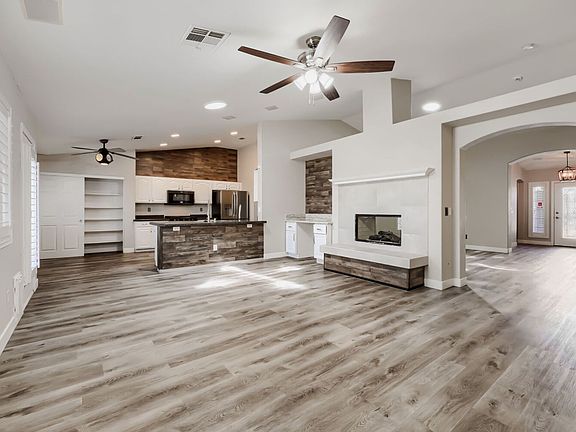 2nd image of 4407 Golden Palomino Ln