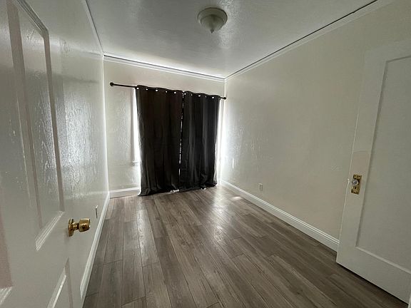 5th image of 6114 Foothill Blvd #C