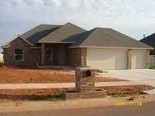 1908 NE 32nd St, Moore, OK 73160