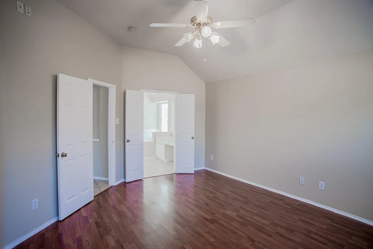 Building Photo - 6823 Woodcrest Ln
