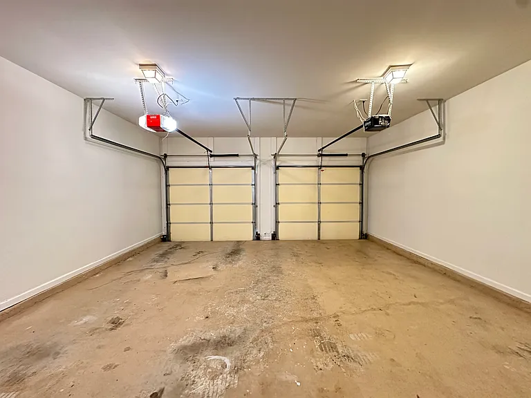 5745 Sterling Ct — Photo 31