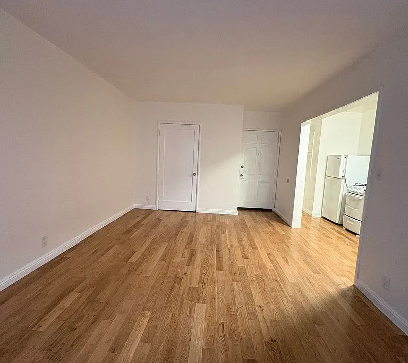 645 S. Burnside Ave.