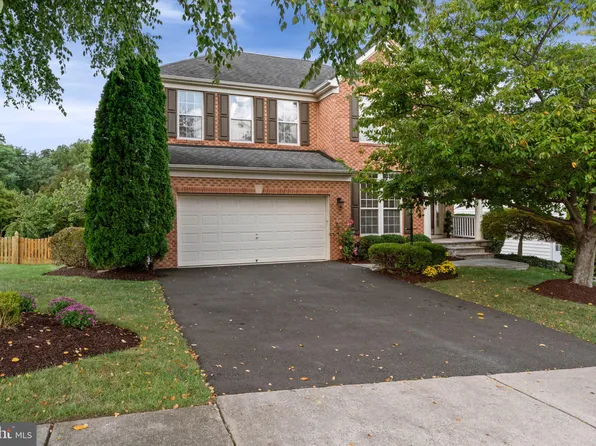 5652 Clouds Mill Dr, Alexandria, VA 22310