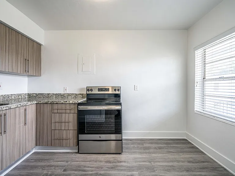 433 NE 82nd St #9 — Photo 6