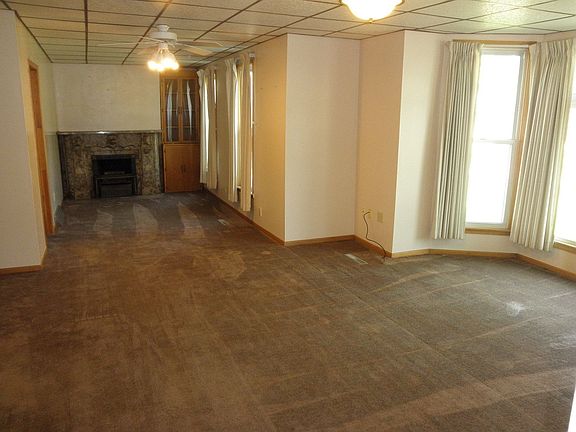 Livingroom to computer area