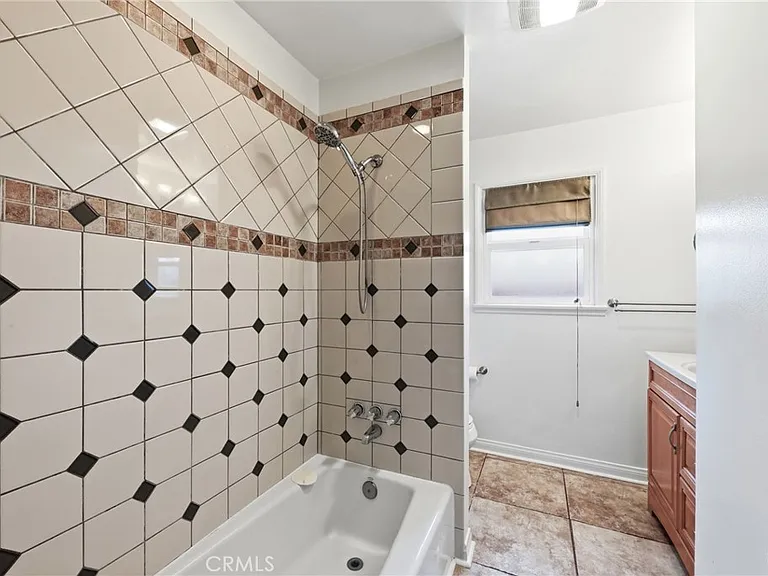 1415 E Walnut Ave — Photo 17