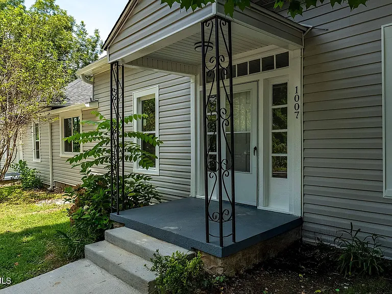 1007 Spring St — Photo 25